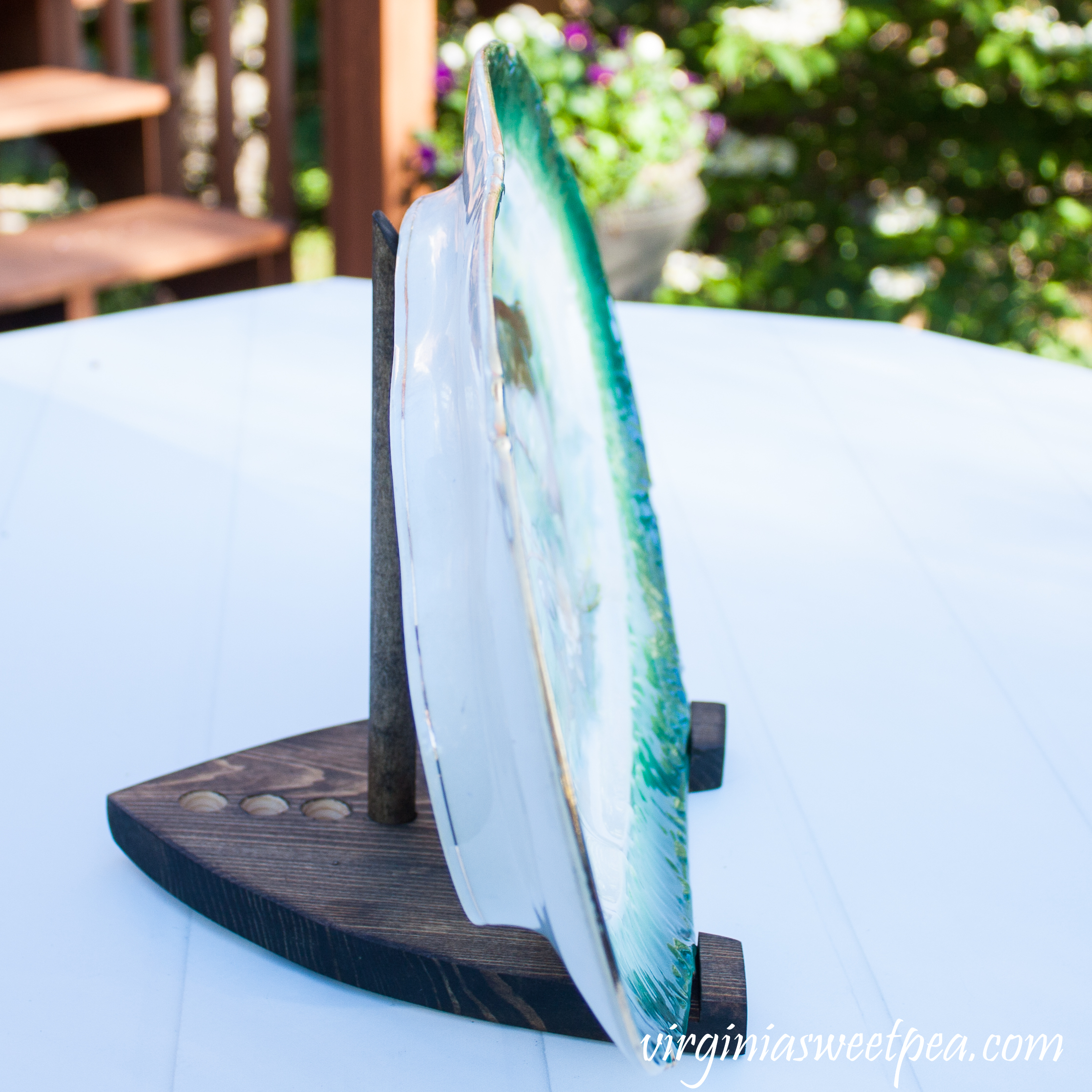 DIY Adjustable Wood Display Stand for Plates or Art - Sweet Pea