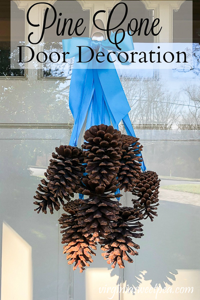 Tutorial to make a pine cone door decoration