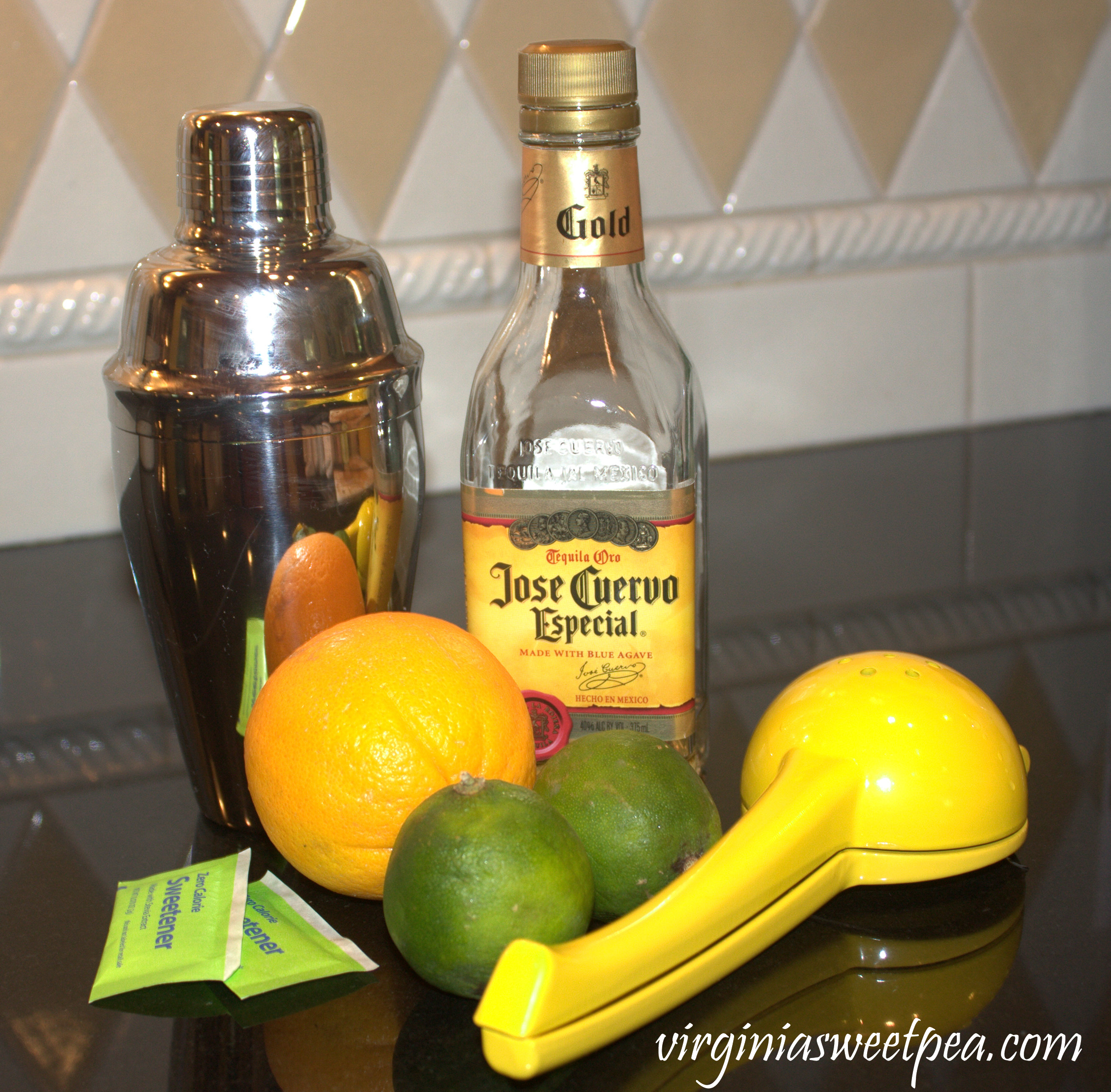 Ingredients to Make a Low Calorie Margarita