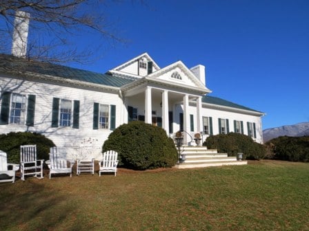 Touring Pharsalia (A Historic 1814 Mansion)