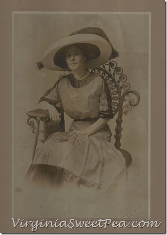 Aunt Fannie Dodenhoff in the early 1900's
