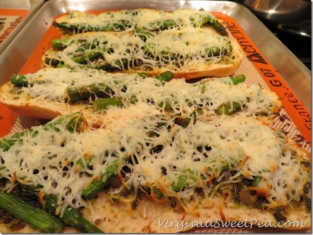 Baked Cheesy Pesto and Asparagus Bread