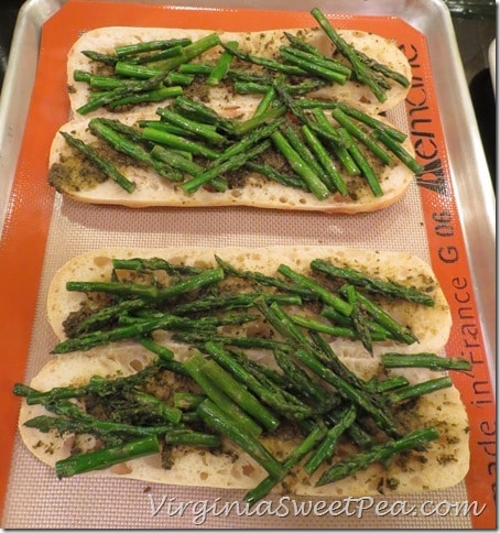 Bread Topped with Pesto and Asparagus