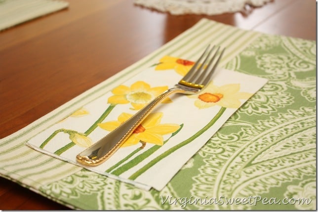 Table Setting - Napkins Match the Flowers