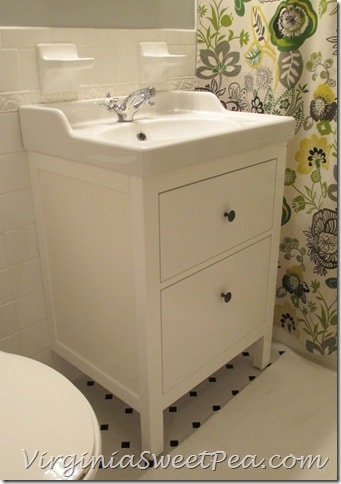 Easy ways to fit in extra bathroom storage - IKEA