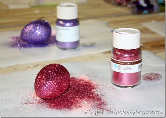 How to Save Glitter when Making Glitter Easter Eggs