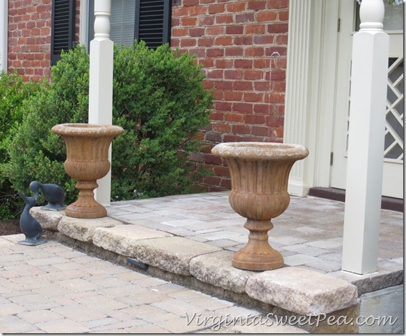 Porch with no Chippendale Railings