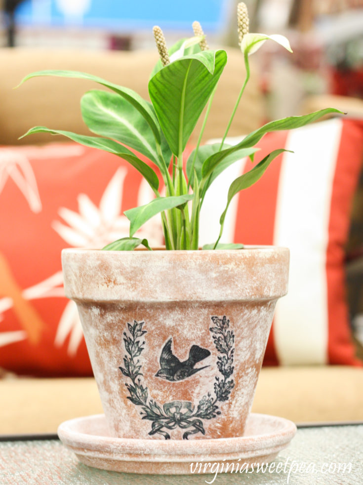 DIY Aged Pots with a Transferred Vintage Image