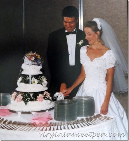 20th Anniversary - Cutting the Cake