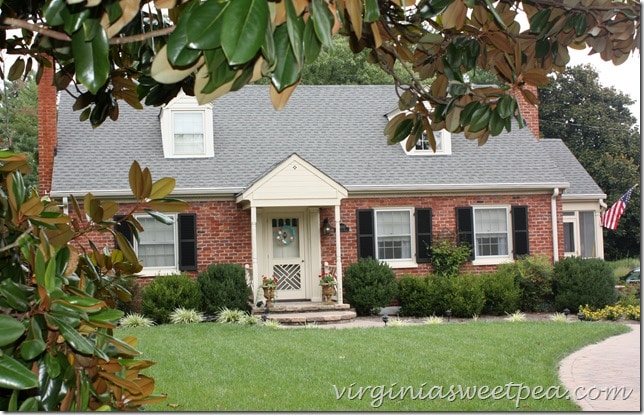 My Front Entry's Dirty Little Secret by virginiasweetpea.com