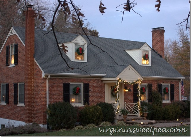 Christmas Curb Appeal by virginiasweetpea.com