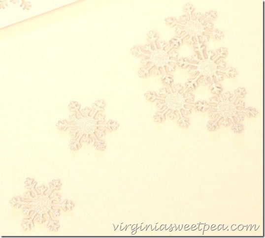 How to Make a Sparkly Snowflake 