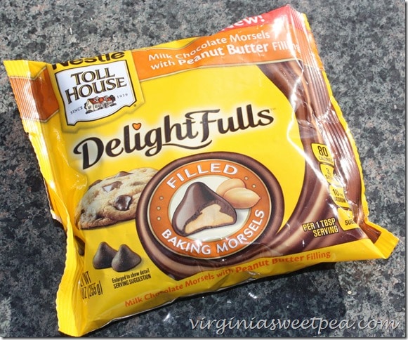 Nestle Toll House DelightFulls with Peanut Butter Filling