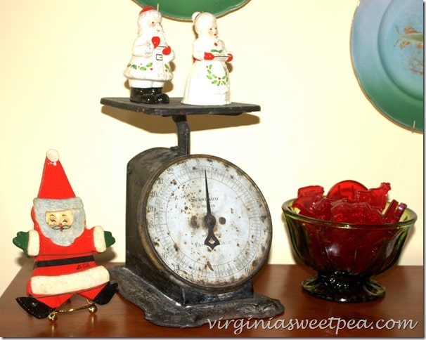 Vintage Scale Decorated for Christmas by virginiasweetpea.com  #vintagechristmas