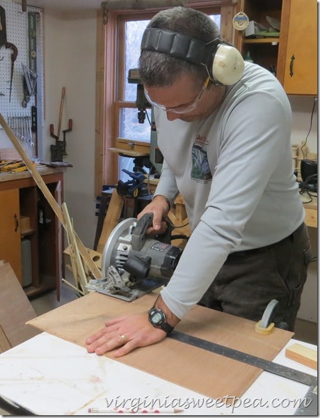 Making the Bottom of the DIY Wooden Box