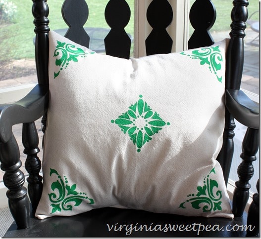 Easy Stenciled Pillow Cover