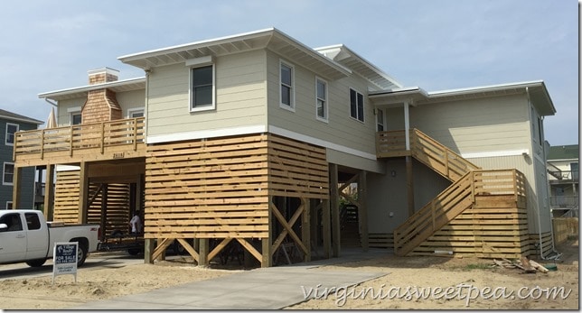 Tour a moved and renovated 1946 beach house in Nags Head, NC. This is a gorgeous home! virginiasweetpea.com