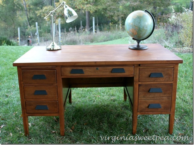 An antique teacher's desk found at Goodwill for $25 gets a makeover. What a difference some TLC makes! virginiasweetpea.com