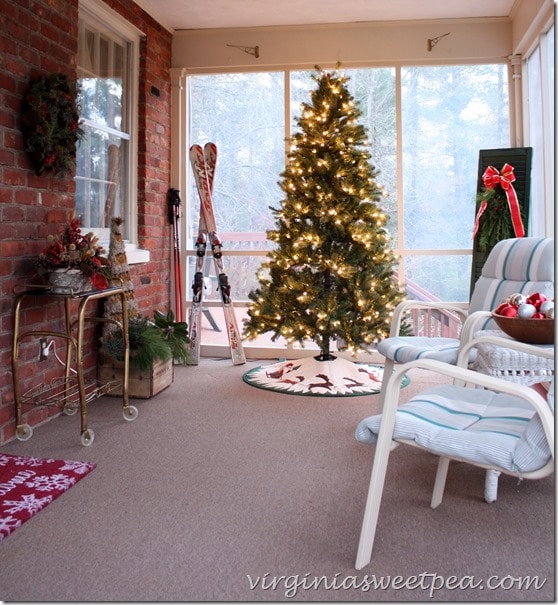 Christmas Porch Decor - Lots of Vintage to be seen here!