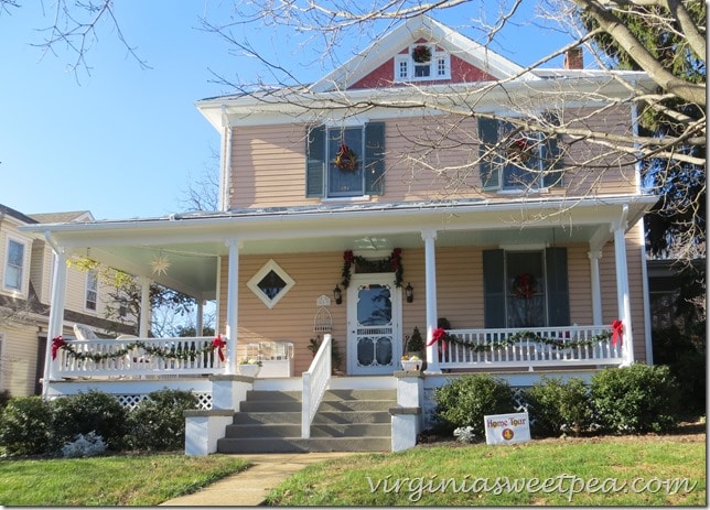 Christmas Home Tour in Waynesboro, VA 2015 - Kathy and Bob Gunther's Home