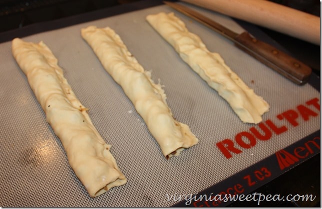 Sausage Roll Appetizer - Sausage and Puff Pastry