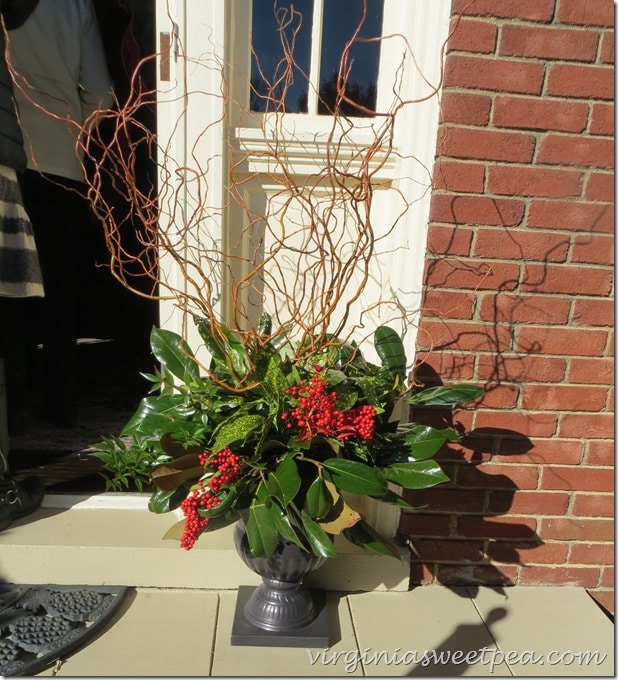 2015 Historic Homes tour in Waynesboro, VA |  Beautifully decorated urns