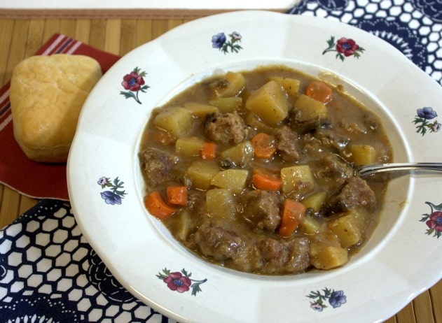 Make beef stew the easy way, in your crock-pot or slow cooker!