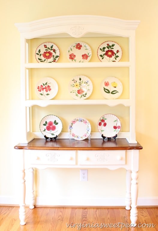 A farmhouse style hutch gets a makeover with paint. Get the details at virginiasweetpea.com