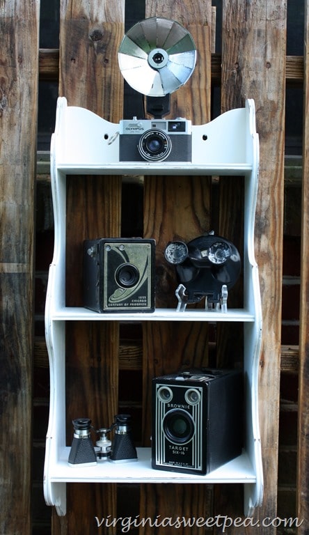 A vintage three tiered shelf gets a makeover.  virginiasweetpea.com