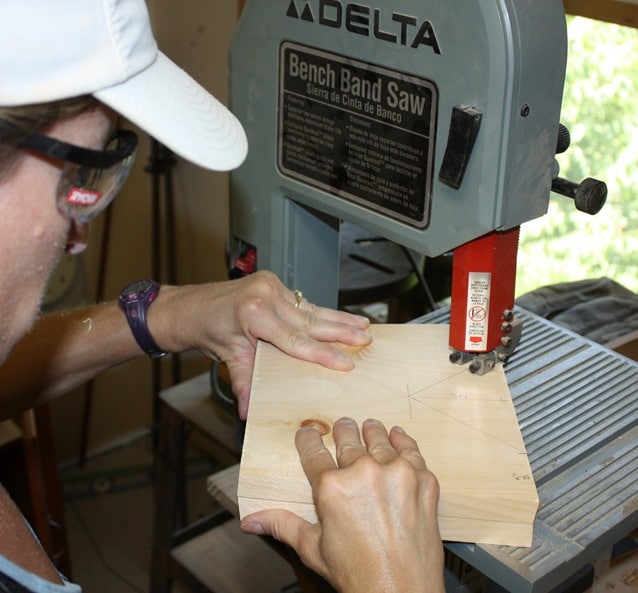 Cutting notches with band saw