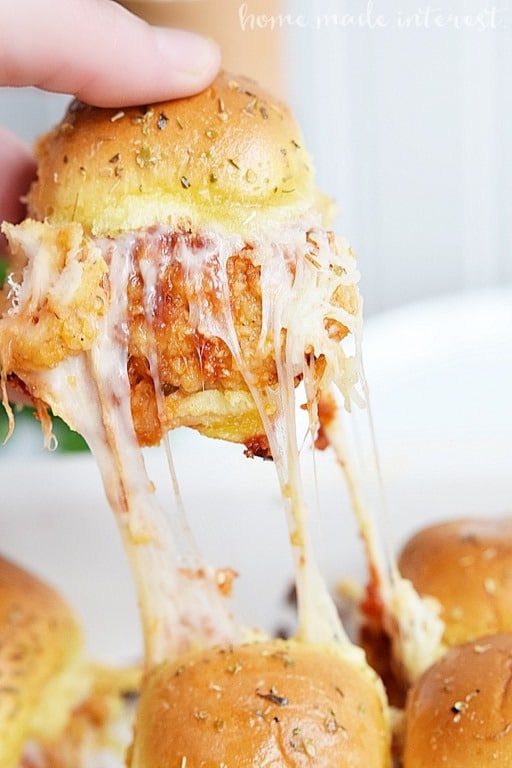 Chicken-Parm-Sliders_verticalHMI