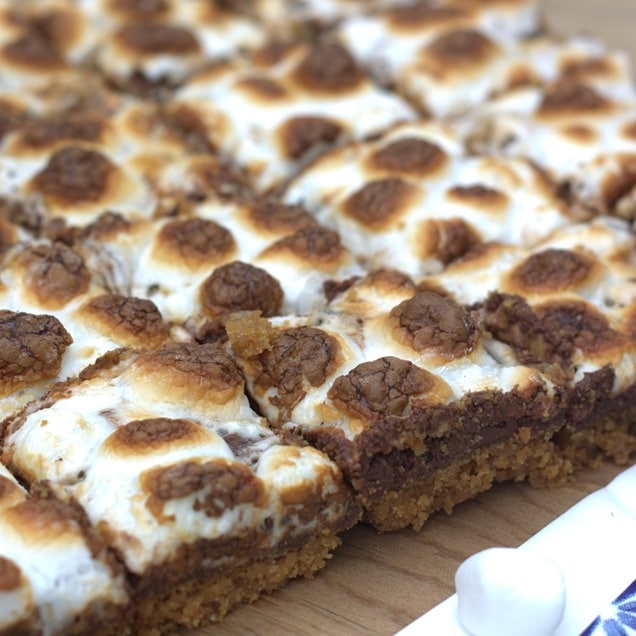 Spicy Smoky S'more Bars - Such a delicious treat with a touch of smoky heat! virginiasweetpea.com