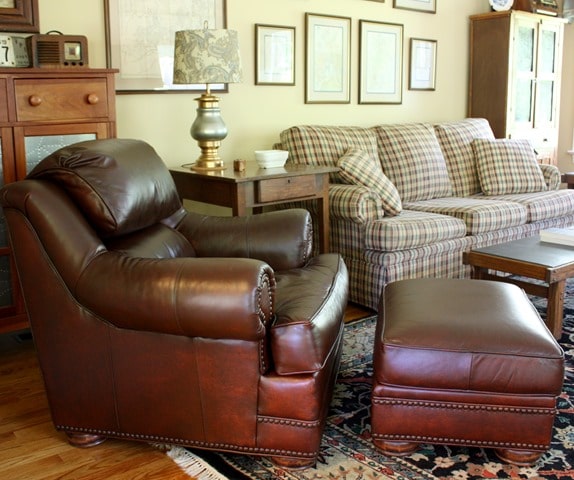A leather chair and ottoman got a makeover with ReLuv. This set is nearly 20 years old and now that it has had a makeover, you'd never know that it wasn't new. Get the details at virginiasweetpea.com