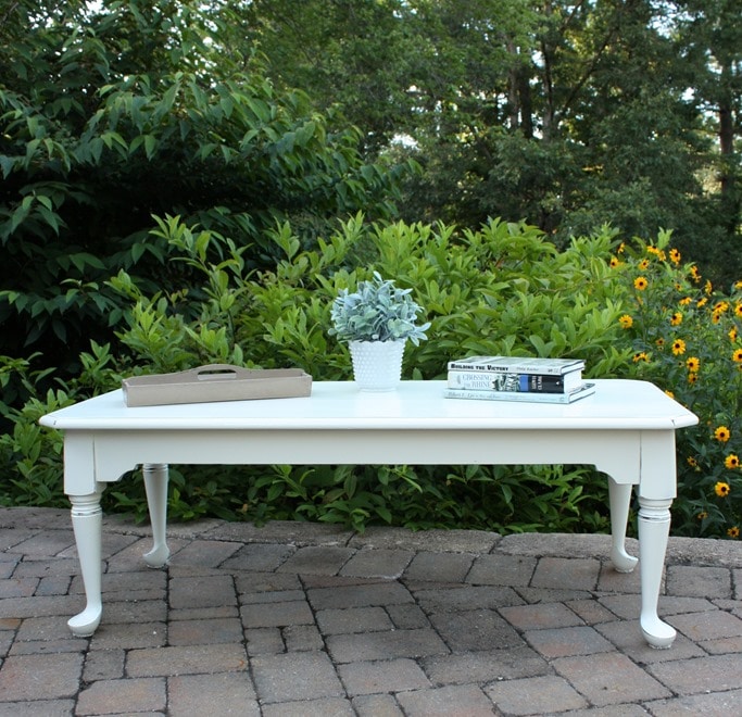 Farmhouse Style Coffee Table Makeover by virginiasweetpea.com