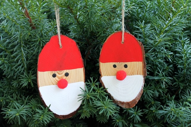 wood-slice-Santa-ornaments-004