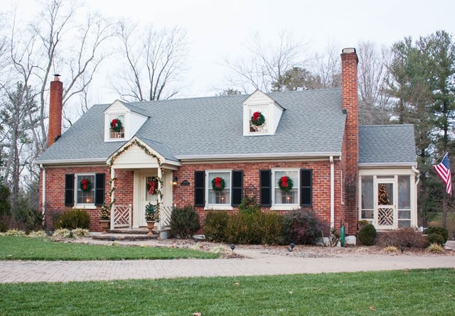 Christmas Outside and on the Porch - Traditional Southern Christmas Decor - virginiasweetpea.com