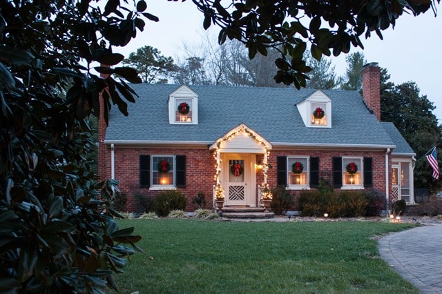 Christmas Outside and on the Porch - Traditional Southern Christmas Decor - virginiasweetpea.com