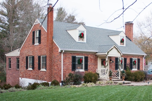 Christmas Outside and on the Porch - Traditional Southern Christmas Decor - virginiasweetpea.com