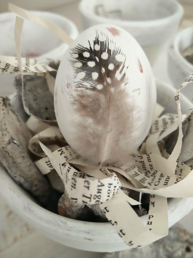 Easy Feather Easter Eggs