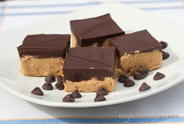 Peanut butter squares with chocolate frosting