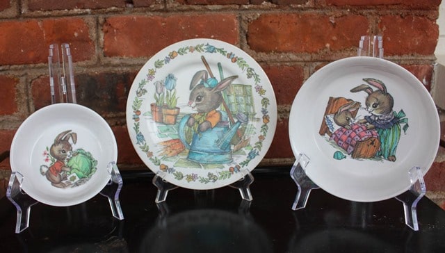 Vintage Oneida Melamine Peter Rabbit Dish Set - virginiasweetpea.com