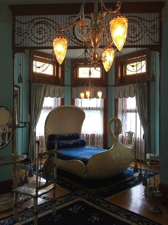 Swan Bedroom at Maymont in Richmond, Virginia - virginiasweetpea.com