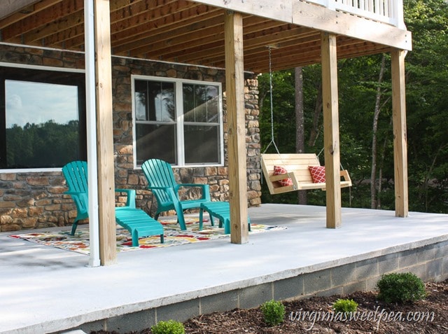 How to Make a DIY 2x4 Porch Swing - Get the step-by-step directions at virginiasweetpea.com