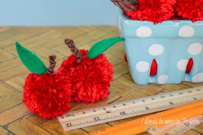 Easy Yarn Pom Pom Apples