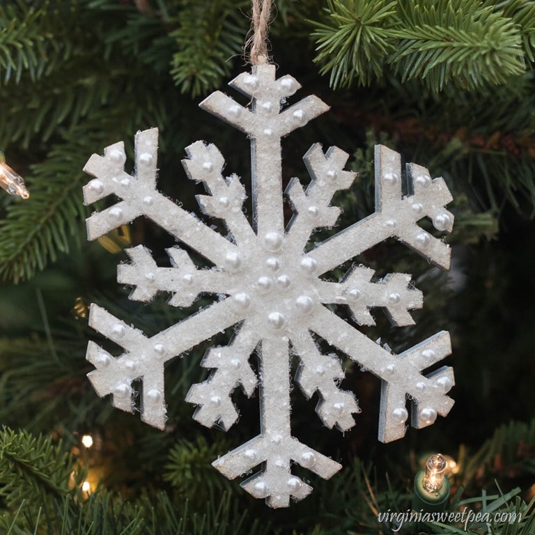 DIY Glittered Snowflake Paper Ornaments - The Crafting Nook