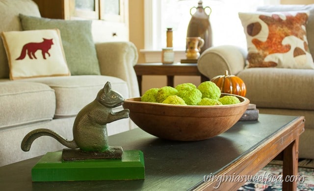 Fall Coffee Table Vignette - virginiasweetpea.com