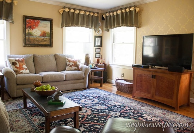 Family Room Decorated for Fall - virginiasweetpea.com