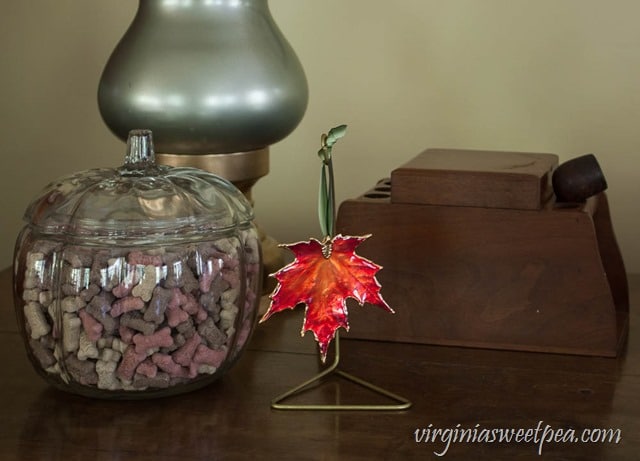 Fall Vignette with a Vintage Pipe and Tobacco Holder - virginiasweetpea.com