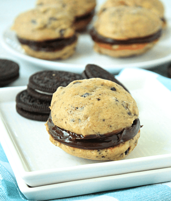 Oreo Cookie Pies with Chocolate Filling