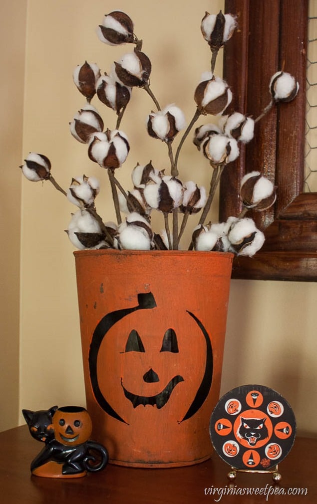 Vintage Inspired Halloween Decor